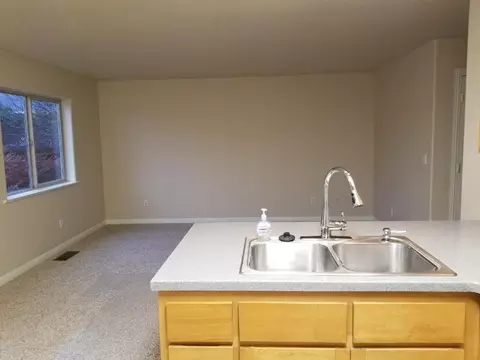 245 Northview Dr, Eagle Point, OR 97524 photo 5