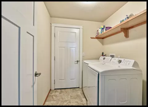 924 Win Way, Eagle Point, OR 97524 photo 19