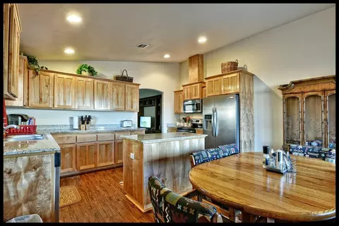 924 Win Way, Eagle Point, OR 97524 photo 6