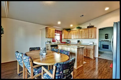 924 Win Way, Eagle Point, OR 97524 photo 5