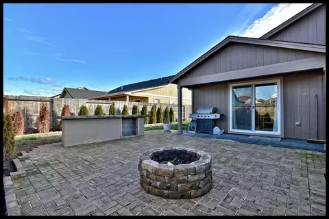 924 Win Way, Eagle Point, OR 97524 photo 21