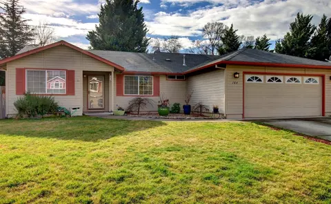104 Samuel Ln, Phoenix, OR 97535 photo 1