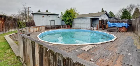 137 Edith Cir, Eagle Point, OR 97524 photo 3