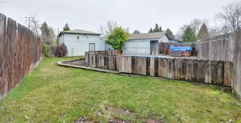 137 Edith Cir, Eagle Point, OR 97524 photo 24