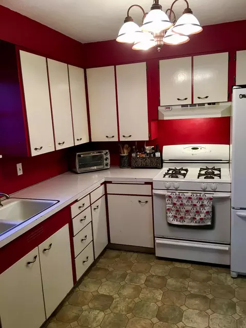 208 Fifth St, Phoenix, OR 97535 photo 6
