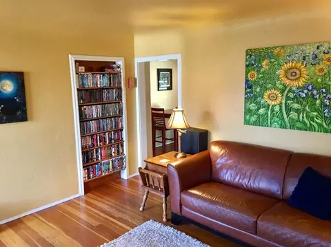 208 Fifth St, Phoenix, OR 97535 photo 3