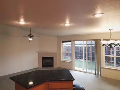 1340 Hawk Dr, Central Point, OR 97502 photo 6