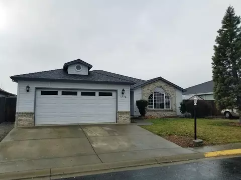 1340 Hawk Dr, Central Point, OR 97502 photo 1