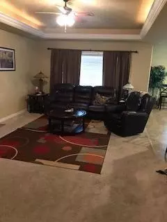 926 Crystal Dr, Eagle Point, OR 97524 photo 2