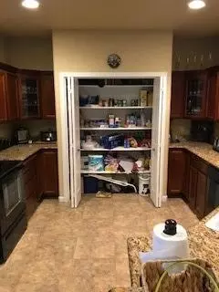 926 Crystal Dr, Eagle Point, OR 97524 photo 6
