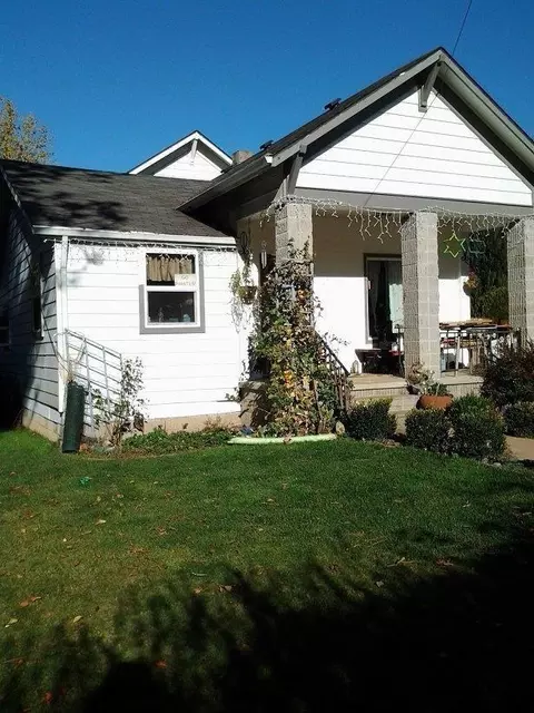 147 Gilbert Ave, Glendale, OR 97442 photo 1