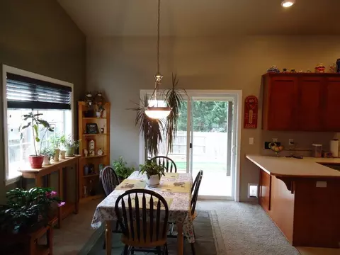 809 Crystal Dr, Eagle Point, OR 97524 photo 4