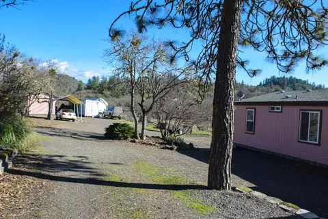 1856 Worthington Rd, Eagle Point, OR 97524 photo 17