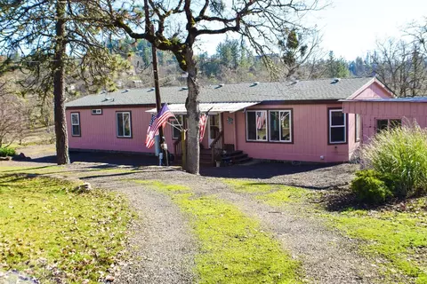 1856 Worthington Rd, Eagle Point, OR 97524 photo 2