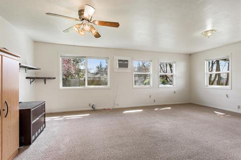 122 Fargo St, Eagle Point, OR 97524 photo 5