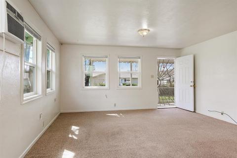 122 Fargo St, Eagle Point, OR 97524 photo 4