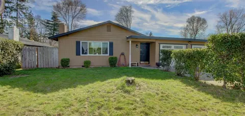 113 Houston Rd, Phoenix, OR 97535 photo 5