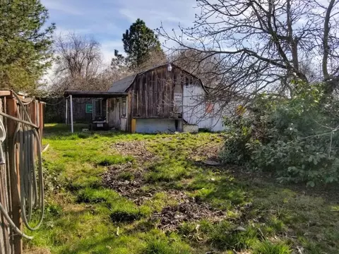 443 Beebe Rd, Central Point, OR 97502 photo 10