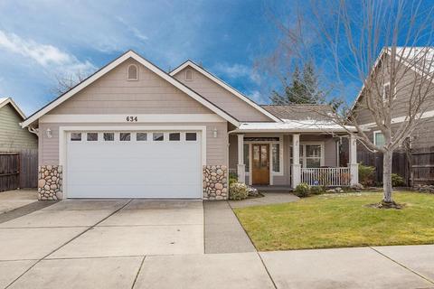 634 Cedar Wood Dr, Eagle Point, OR 97524 photo 1