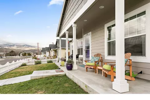 118 Suncrest Rd, Talent, OR 97540 photo 2