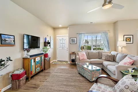 118 Suncrest Rd, Talent, OR 97540 photo 3