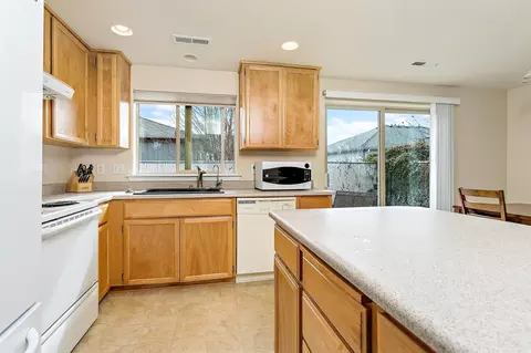 674 Karic Way, Eagle Point, OR 97524 photo 11
