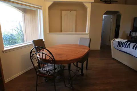1345 Hawk Dr, Central Point, OR 97502 photo 5