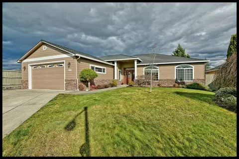 330 Ridgeway Ave, Central Point, OR 97502 photo 3