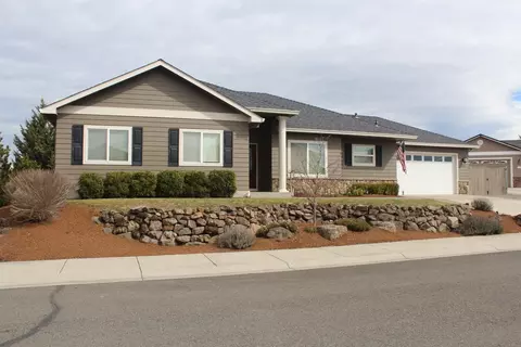 336 Ridgeway Ave, Central Point, OR 97502 photo 2