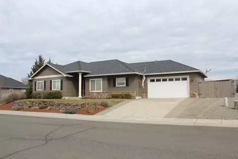336 Ridgeway Ave, Central Point, OR 97502 photo 3