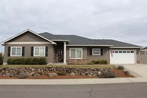 336 Ridgeway Ave, Central Point, OR 97502 photo 1