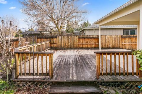 207 Jared Ct, Phoenix, OR 97535 photo 12