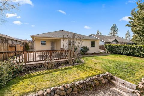 207 Jared Ct, Phoenix, OR 97535 photo 9
