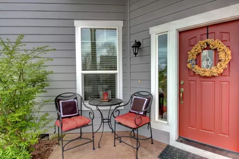 982 Covington Ct, Central Point, OR 97502 photo 3
