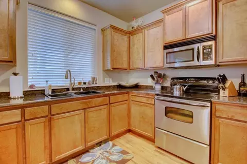 982 Covington Ct, Central Point, OR 97502 photo 14