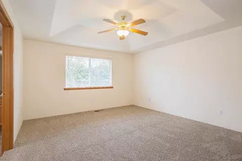 250 Jared Ct, Phoenix, OR 97535 photo 4