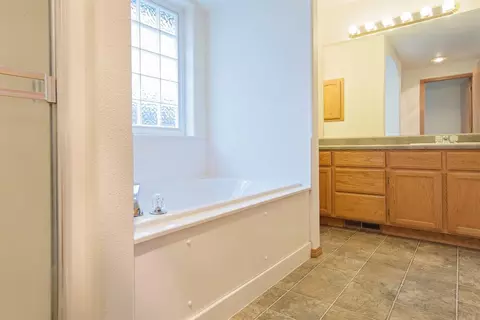 250 Jared Ct, Phoenix, OR 97535 photo 5