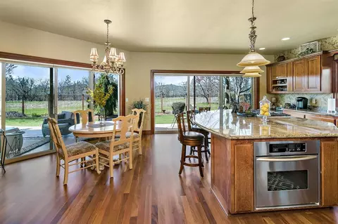 83 Pebble Creek Dr, Eagle Point, OR 97524 photo 13