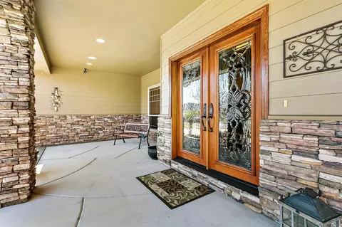 83 Pebble Creek Dr, Eagle Point, OR 97524 photo 2