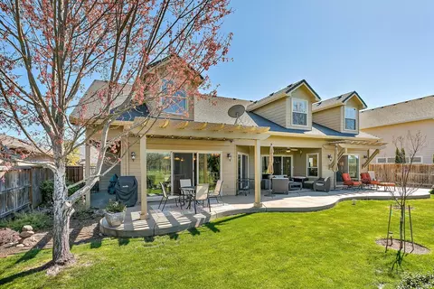 83 Pebble Creek Dr, Eagle Point, OR 97524 photo 4