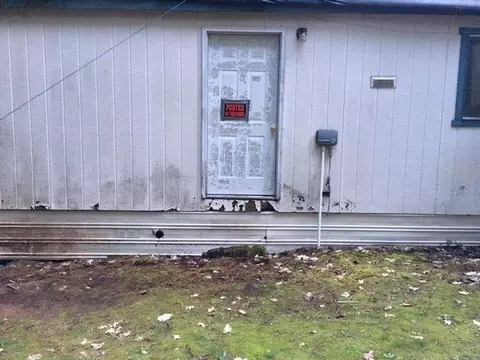 225 E Crow Rd, Merlin, OR 97532 photo 5