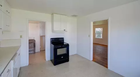 117 W 2nd, Phoenix, OR 97535 photo 8