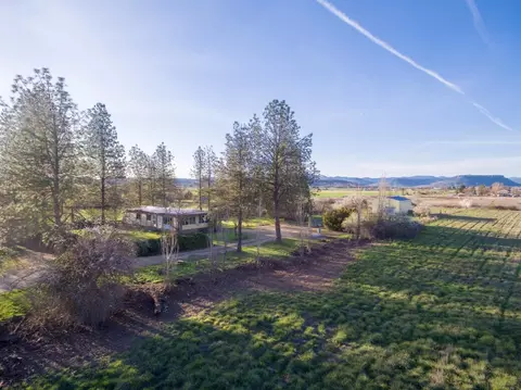 4201 Grant Rd, Central Point, OR 97502 photo 20