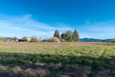 4201 Grant Rd, Central Point, OR 97502 photo 15