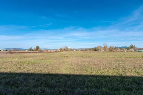 4201 Grant Rd, Central Point, OR 97502 photo 12