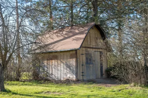 4201 Grant Rd, Central Point, OR 97502 photo 9