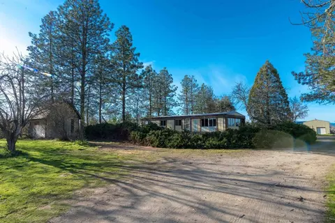 4201 Grant Rd, Central Point, OR 97502 photo 1