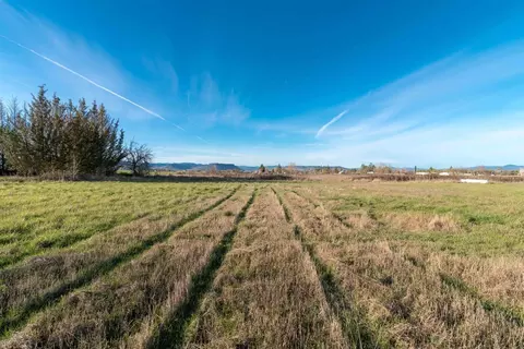 4201 Grant Rd, Central Point, OR 97502 photo 14