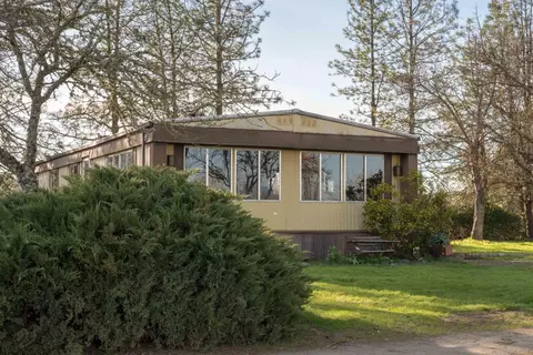 4201 Grant Rd, Central Point, OR 97502 photo 6