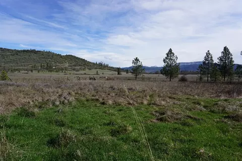 1400 Ironwood Dr, Eagle Point, OR 97524 photo 1